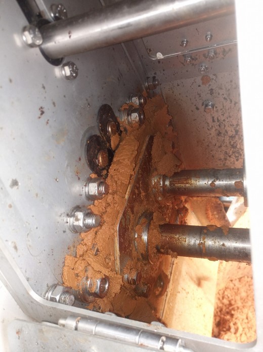 Discharge Outlet for Dewatered Cake